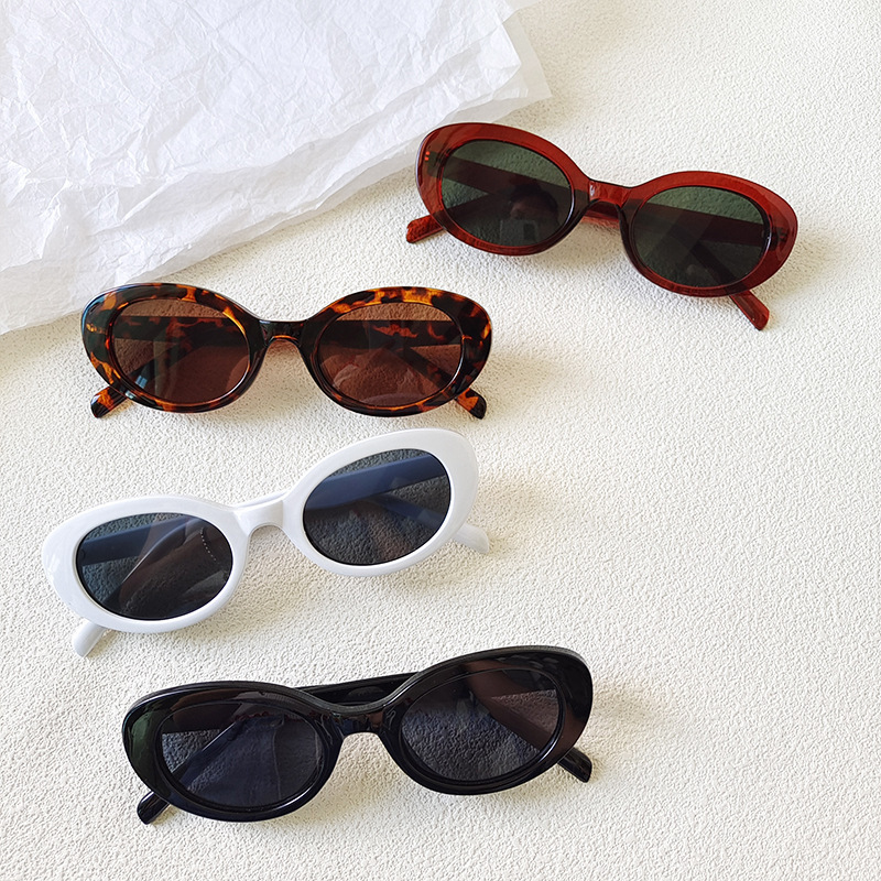Vintage Outdoor Fashion - Vintage kleine ovale zonnebrillen voor dames,